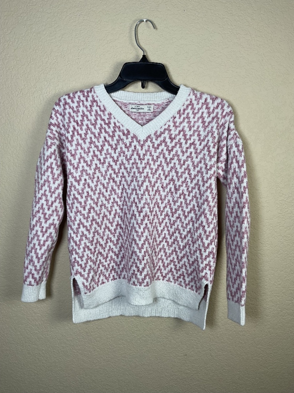 Abercrombie Kids Girls Pink & White Zigzag Knit V-Neck High-Low Pattern Sweater